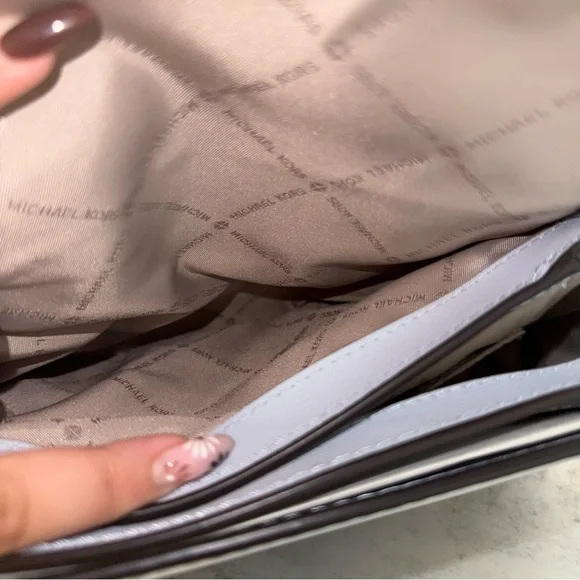 Michael Kors Ellis Medium Purse in Soft Sky - Picture 6 of 9